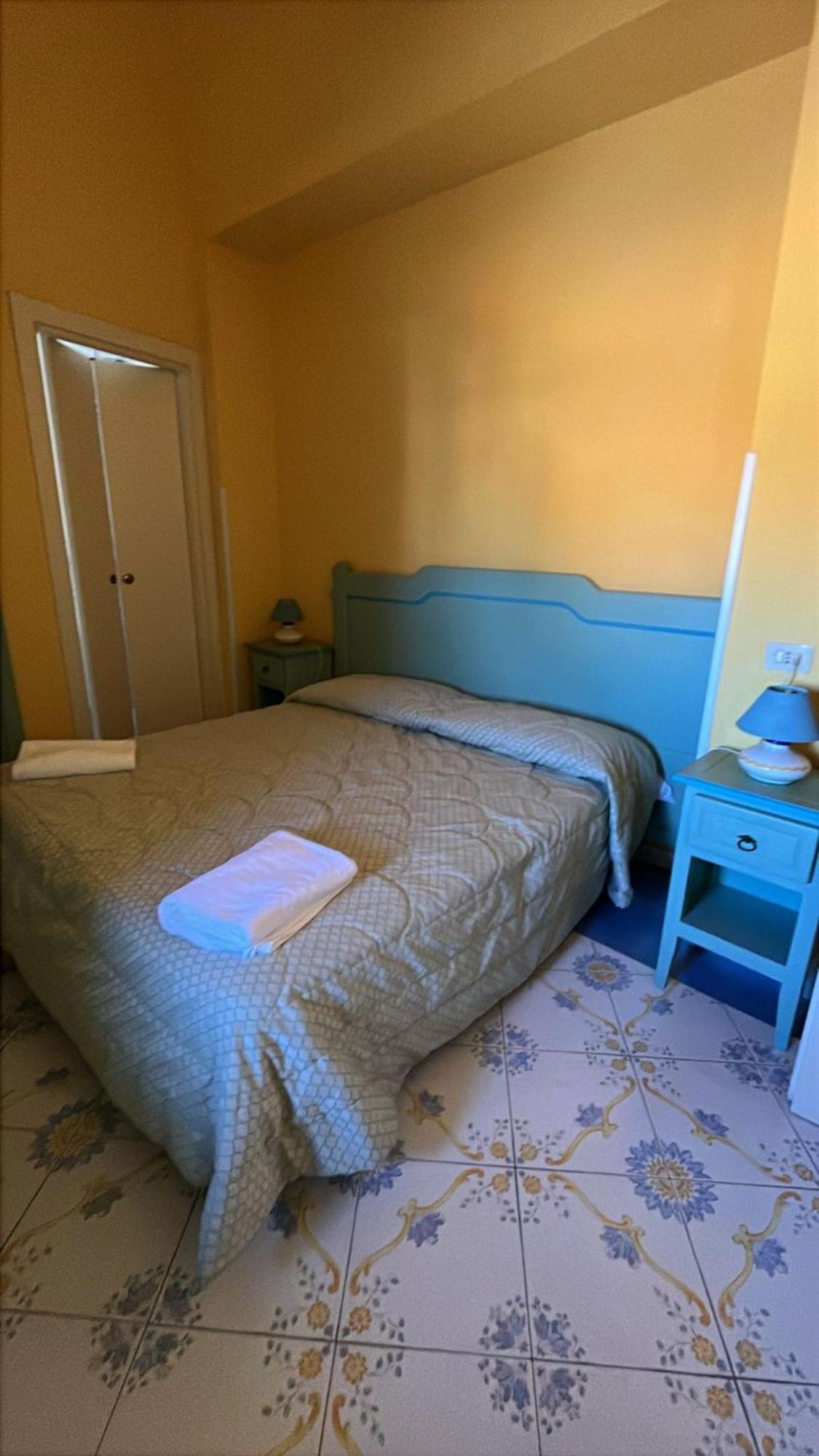 Hotel Savoia プロチーダ エクステリア 写真